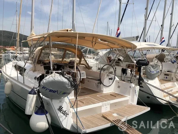 Dufour 382 GL - Yacht Charter Sailica