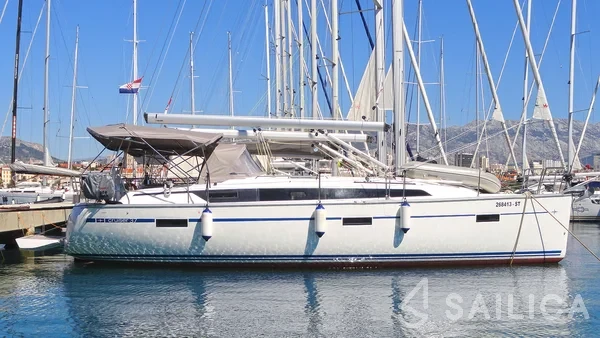 Bavaria 37 Cruiser - Yacht Charter Sailica