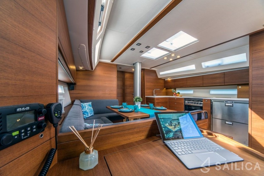 More 55 - Yacht Charter Sailica