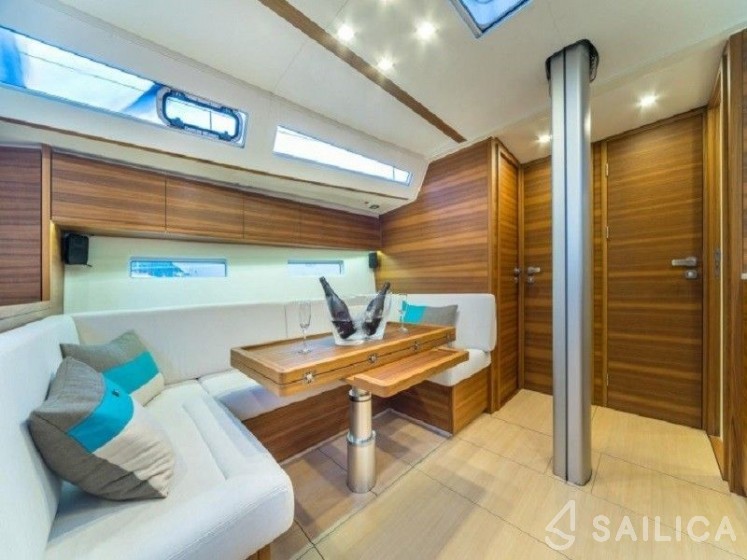 More 55 - Yacht Charter Sailica