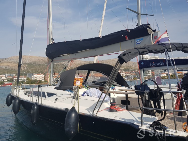 More 55 - Yacht Charter Sailica