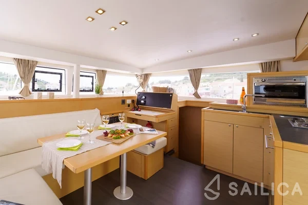 Lagoon 400 S2 - Yacht Charter Sailica