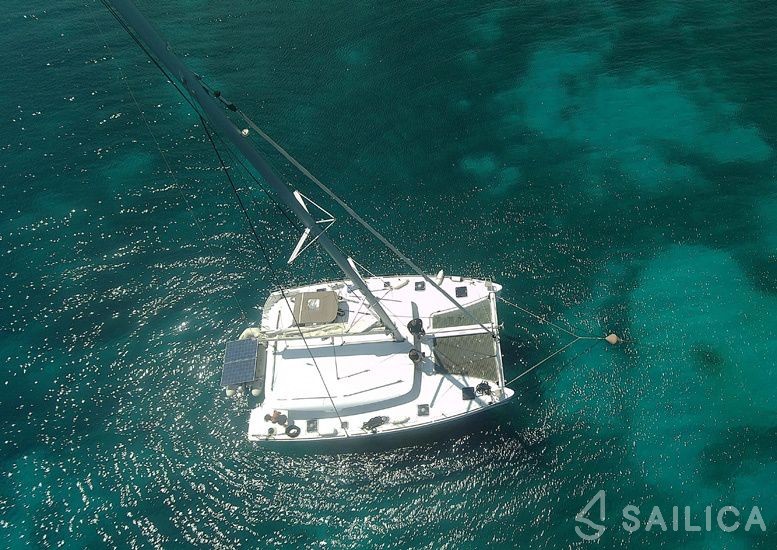 Lagoon 400 S2 - Yacht Charter Sailica