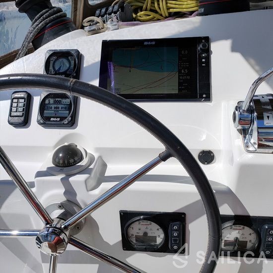 Lagoon 400 S2 - Yacht Charter Sailica