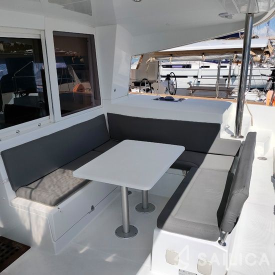 Lagoon 400 S2 - Yacht Charter Sailica