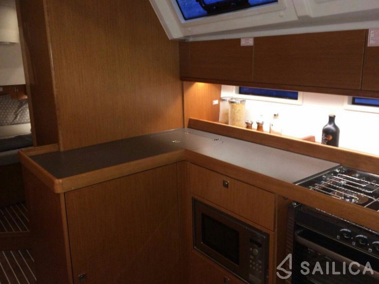 Bavaria 46 Cruiser - Yacht Charter Sailica