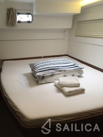 Lagoon 40 - Yacht Charter Sailica