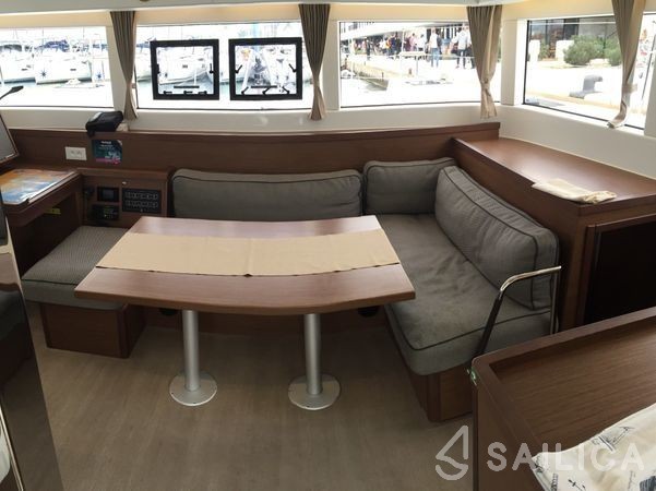 Lagoon 40 - Yacht Charter Sailica