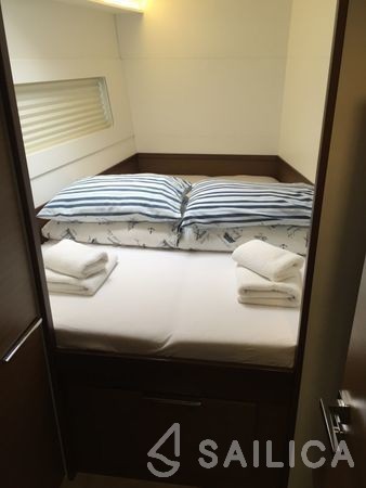 Lagoon 40 - Yacht Charter Sailica
