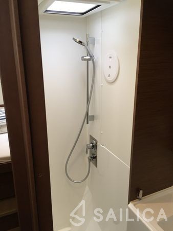 Lagoon 40 - Yacht Charter Sailica