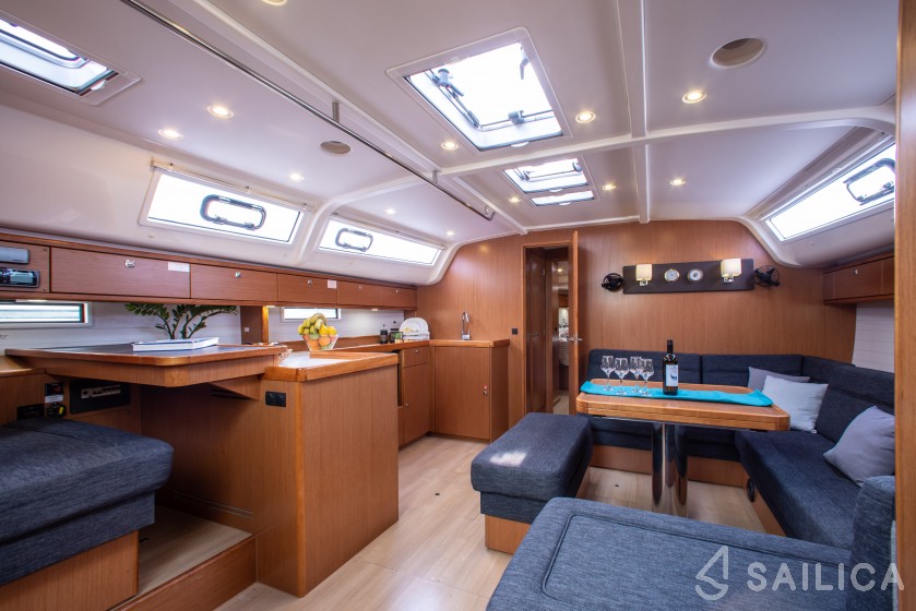 Bavaria 51 Cruiser - Yacht Charter Sailica