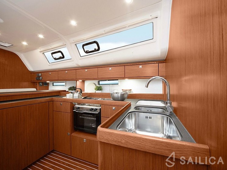 Bavaria 51 Cruiser - Yacht Charter Sailica