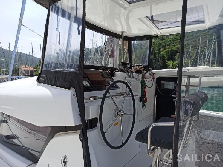Lagoon 42 - Yacht Charter Sailica