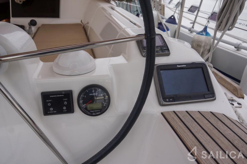Dufour 382 GL - Yacht Charter Sailica