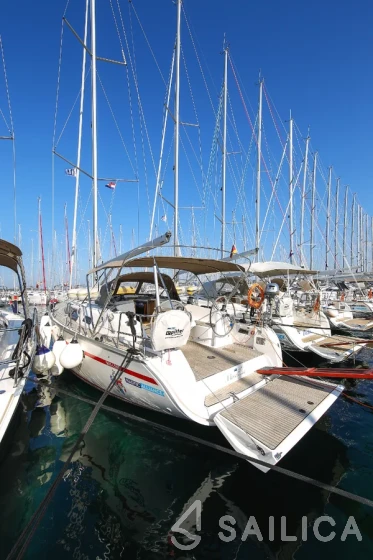 Bavaria 41 Cruiser - Yacht Charter Sailica