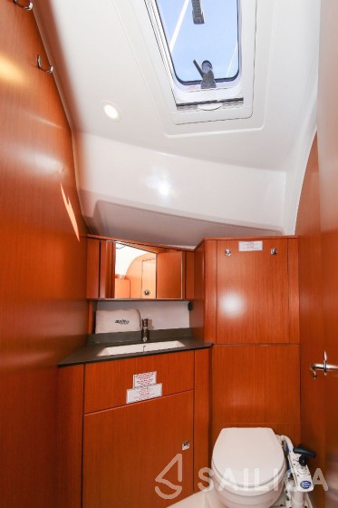 Bavaria 41 Cruiser - Yacht Charter Sailica