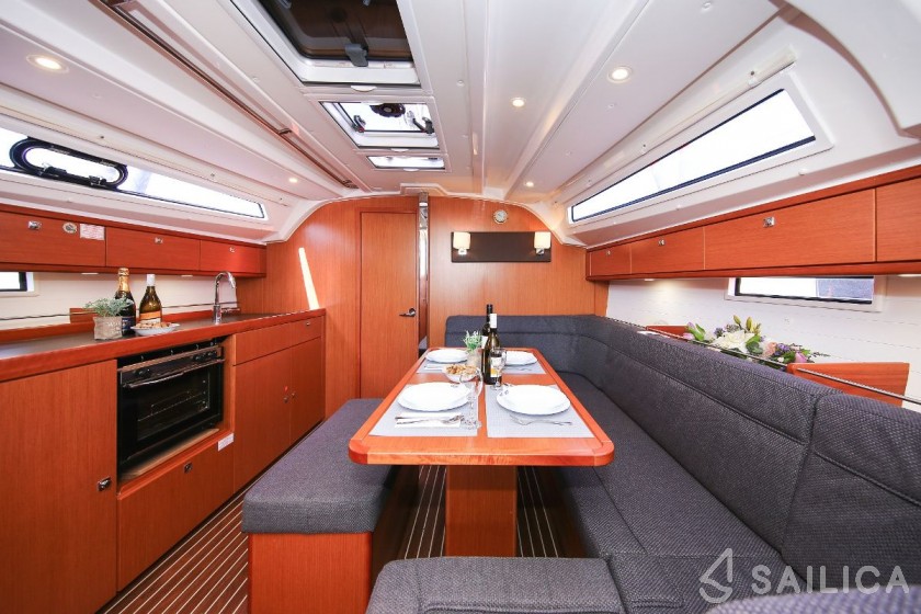 Bavaria 41 Cruiser - Yacht Charter Sailica