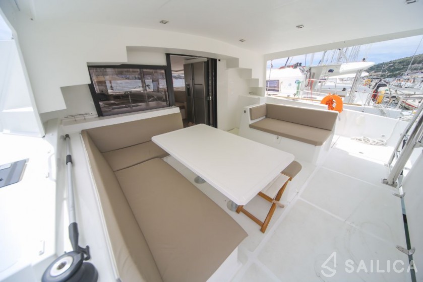 Bali 4.5 - Yacht Charter Sailica