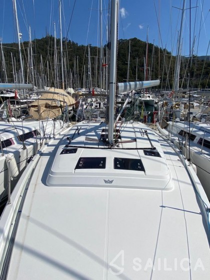Hanse 445 - Yacht Charter Sailica