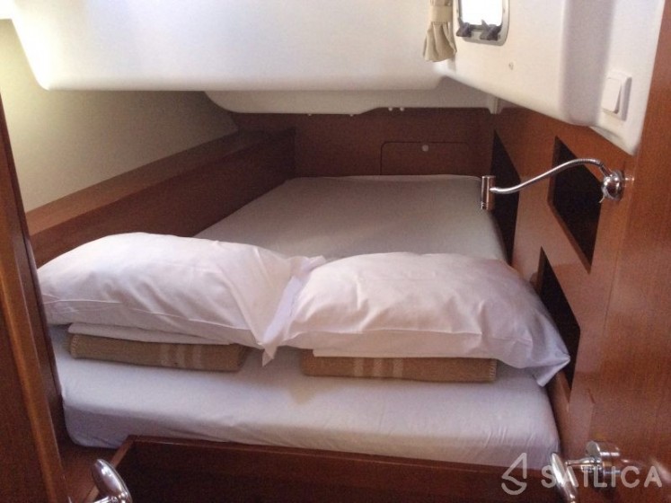Oceanis 50 Family - Yacht Charter Sailica