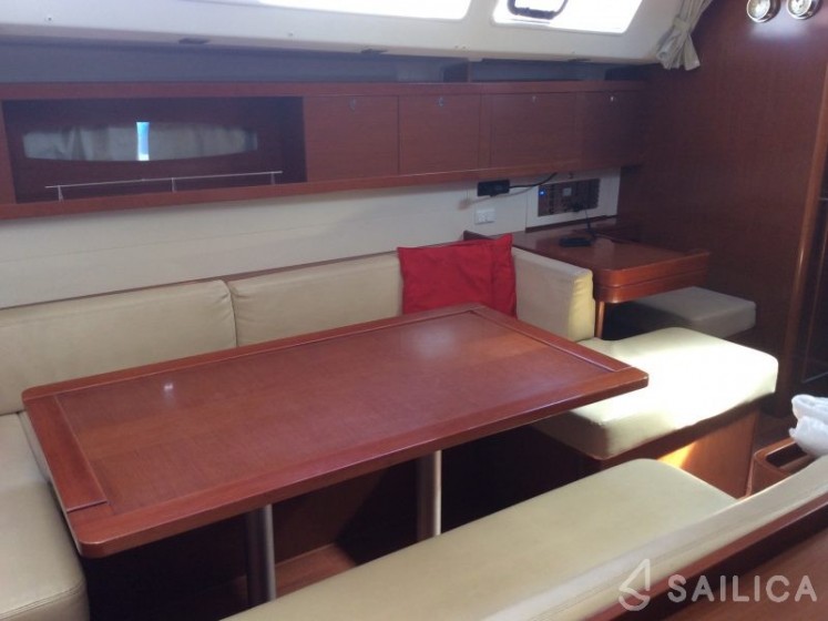 Oceanis 50 Family - Yacht Charter Sailica