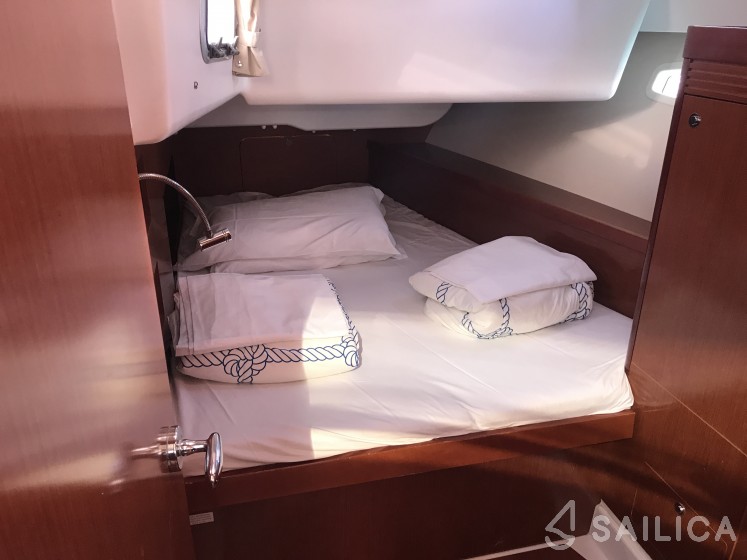 Oceanis 50 Family - Yacht Charter Sailica