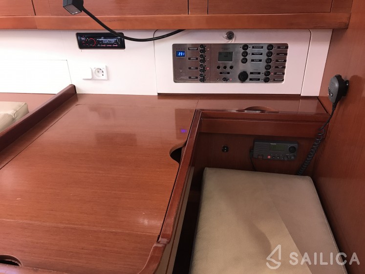 Oceanis 50 Family - Yacht Charter Sailica