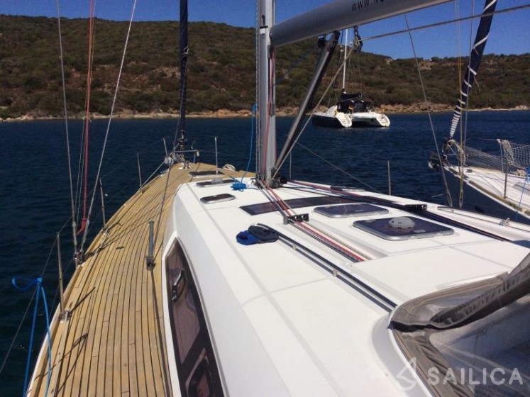 Oceanis 50 Family - Yacht Charter Sailica