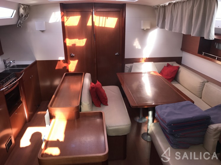 Oceanis 50 Family - Yacht Charter Sailica
