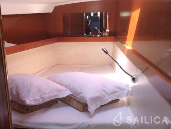 Oceanis 50 Family - Yacht Charter Sailica