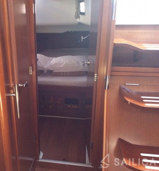 Oceanis 50 Family - Yacht Charter Sailica