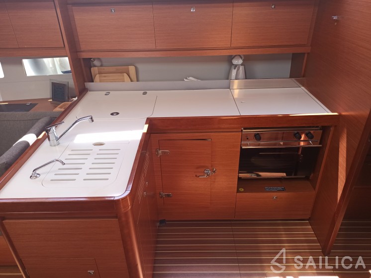 Dufour 412 GL - Yacht Charter Sailica