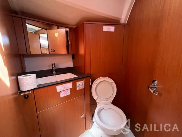 Bavaria 41 Cruiser - Yacht Charter Sailica