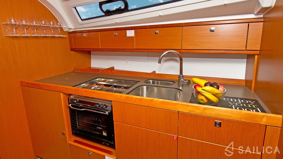 Bavaria 41 Cruiser - Yacht Charter Sailica