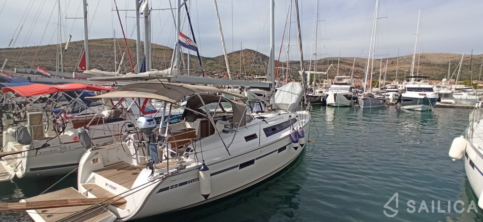 Bavaria 41 Cruiser - Yacht Charter Sailica