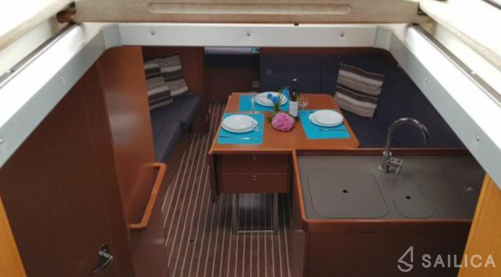 Bavaria 37 Cruiser - Yacht Charter Sailica