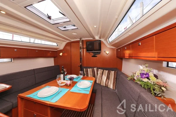Bavaria 37 Cruiser - Yacht Charter Sailica