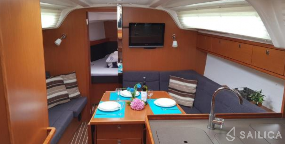 Bavaria 37 Cruiser - Yacht Charter Sailica