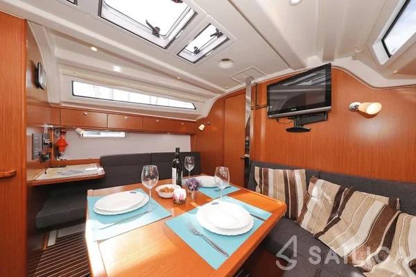 Bavaria 37 Cruiser - Yacht Charter Sailica