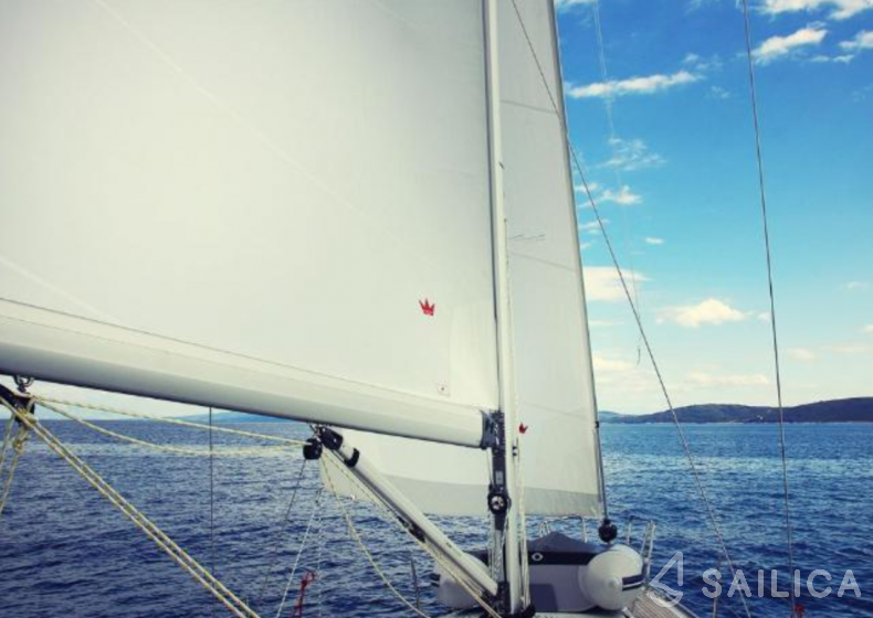 Bavaria 37 Cruiser - Yacht Charter Sailica