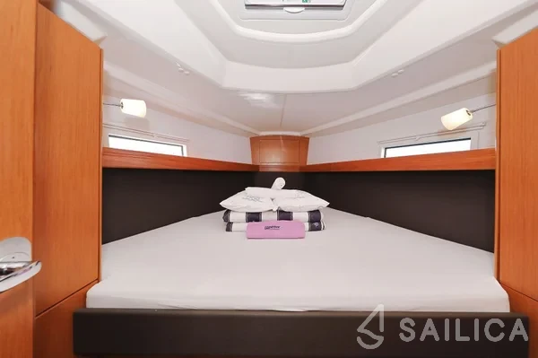 Bavaria 37 Cruiser - Yacht Charter Sailica