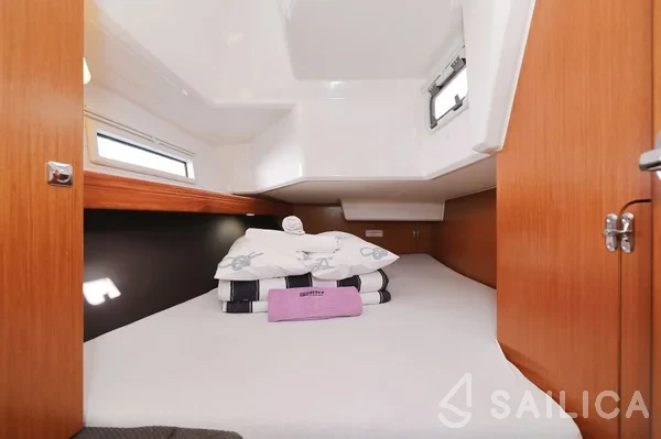 Bavaria 37 Cruiser - Yacht Charter Sailica