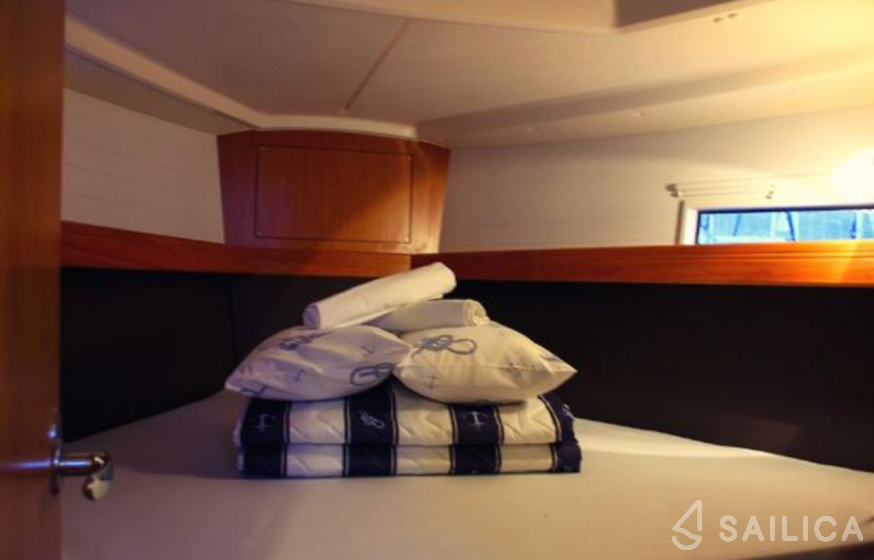 Bavaria 37 Cruiser - Yacht Charter Sailica