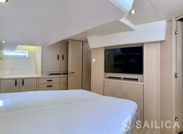 Jeanneau 64 - Yacht Charter Sailica