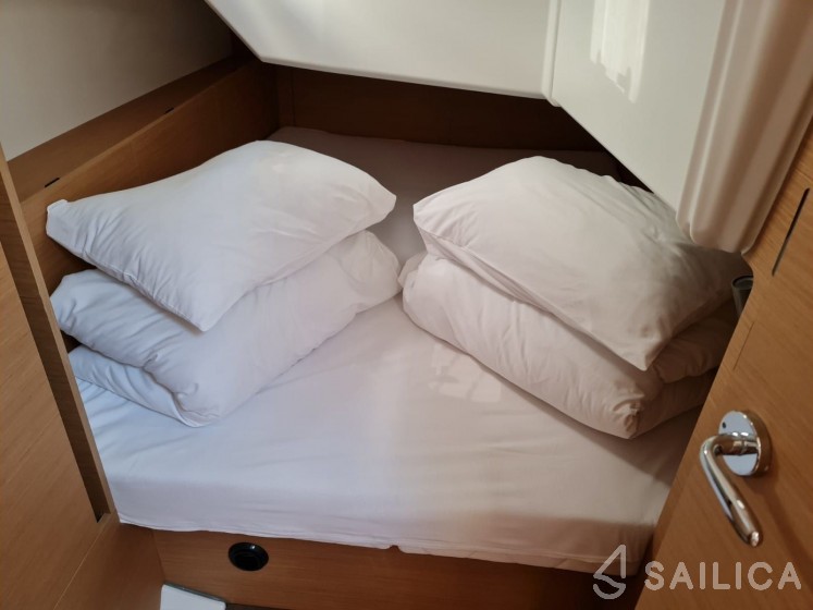 Sun Odyssey 380 - Yacht Charter Sailica