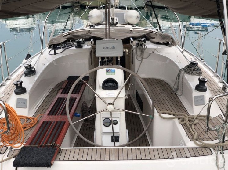 Bavaria 33 Cruiser - Yacht Charter Sailica