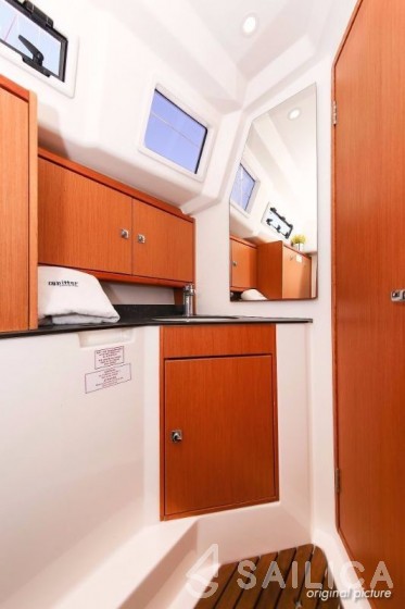 Bavaria 33 Cruiser - Yacht Charter Sailica