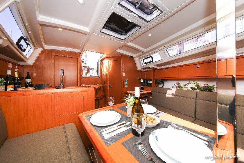 Bavaria 33 Cruiser - Yacht Charter Sailica