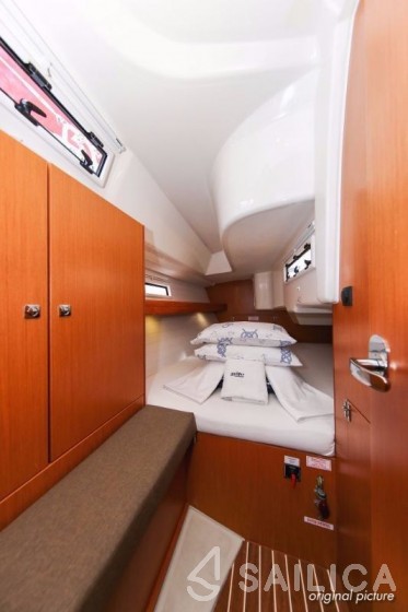 Bavaria 33 Cruiser - Yacht Charter Sailica