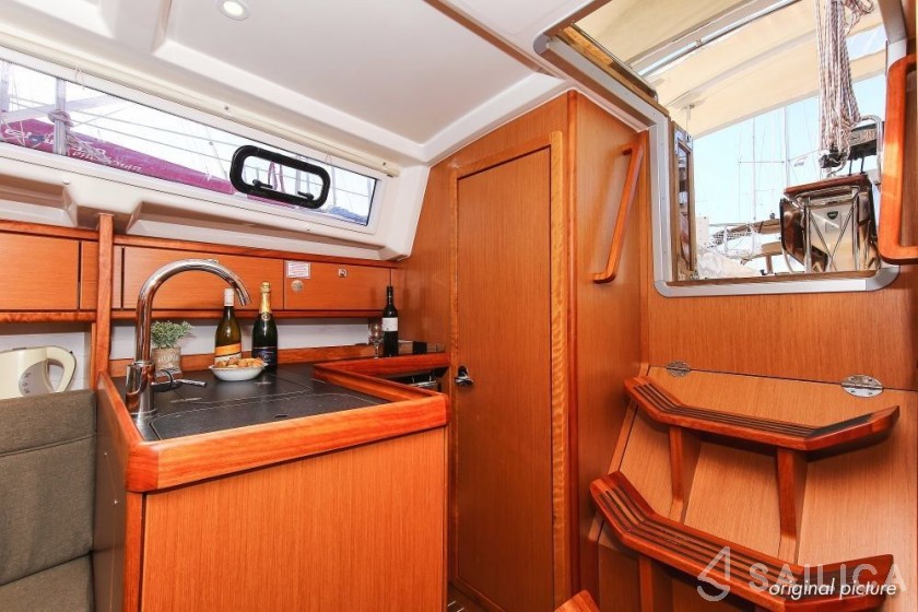 Bavaria 33 Cruiser - Yacht Charter Sailica